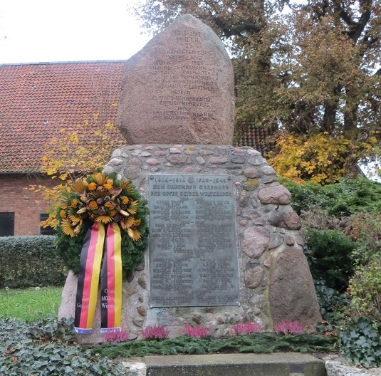 Ehrendenkmal im Jahre 2013
